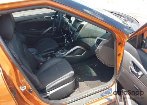 2016 Hyundai Veloster z USA, uszkodzony, nr VIN KMHTC6AD8GU300229